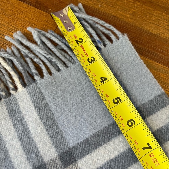Burberry Scarf Baby Blue Nova Check Reversible Wool Made in Scotland GUC - Picture 5 of 16